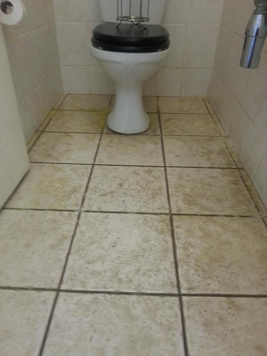 Bathroom tile cleaning