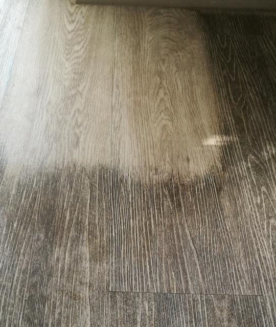 Vinyl floor deep clean